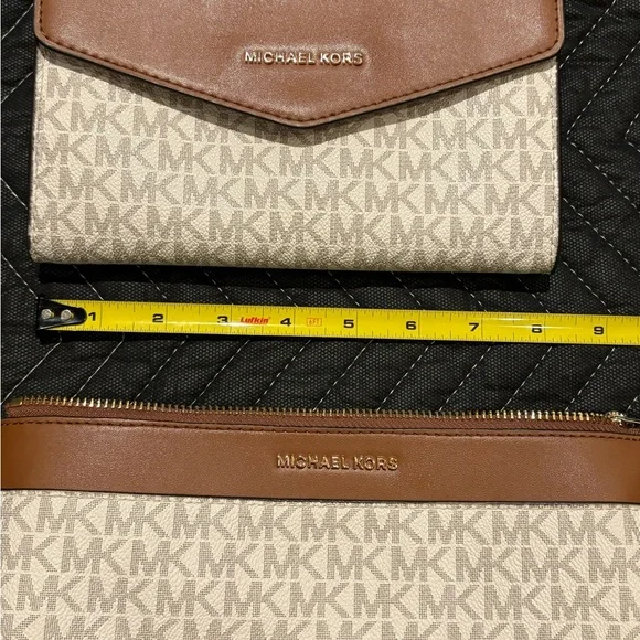 Michael Kors 3 in 1 Tote - Picture 12 of 16